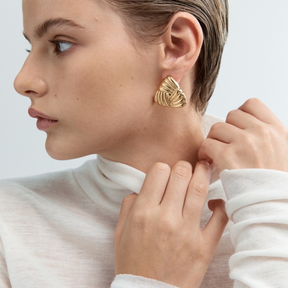 Heaven Mayhem Tri Gold Earrings. - Picture 2 of 2